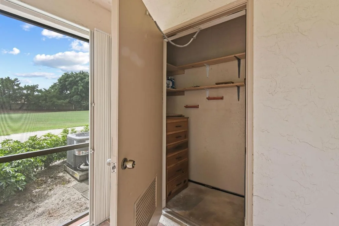 Photo of Unit B at 1001 Pinecrest Circle