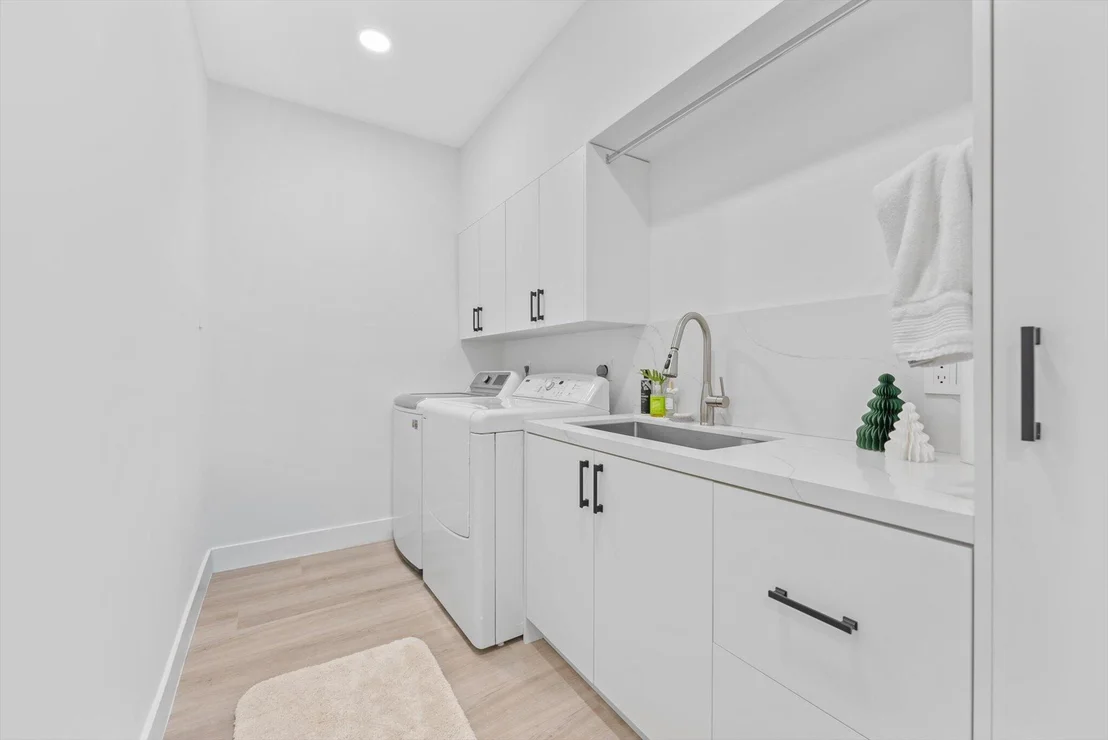 Photo of 872 Lilac Drive