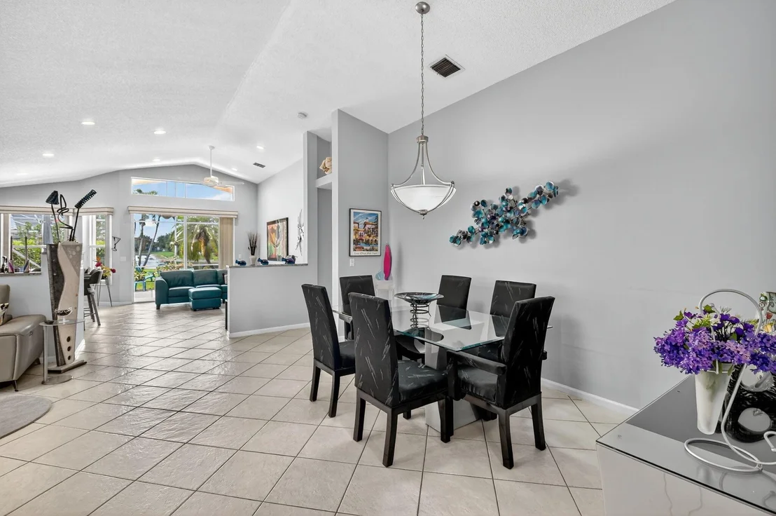 Photo of 7844 Ambleside Way