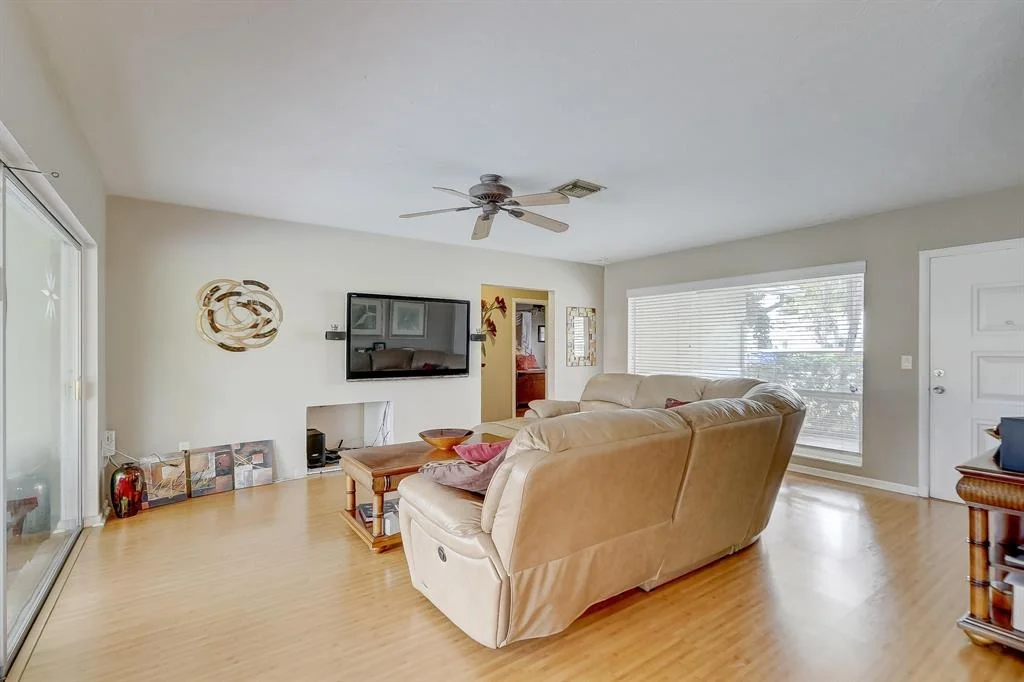 Photo of 480 SE 1st Avenue