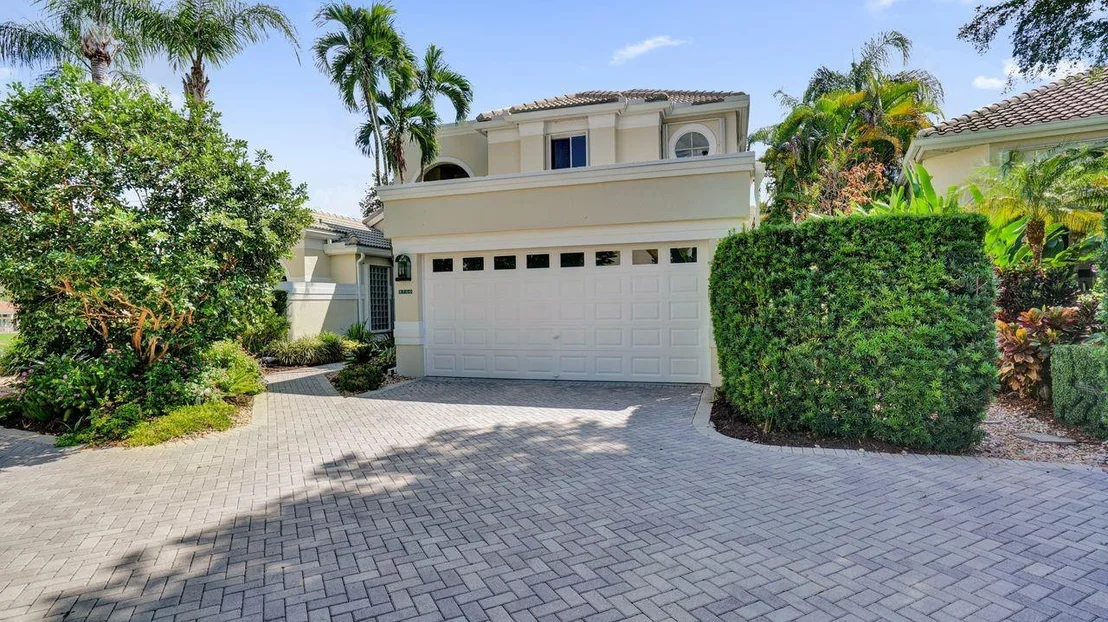 Photo of 2760 Pinehurst