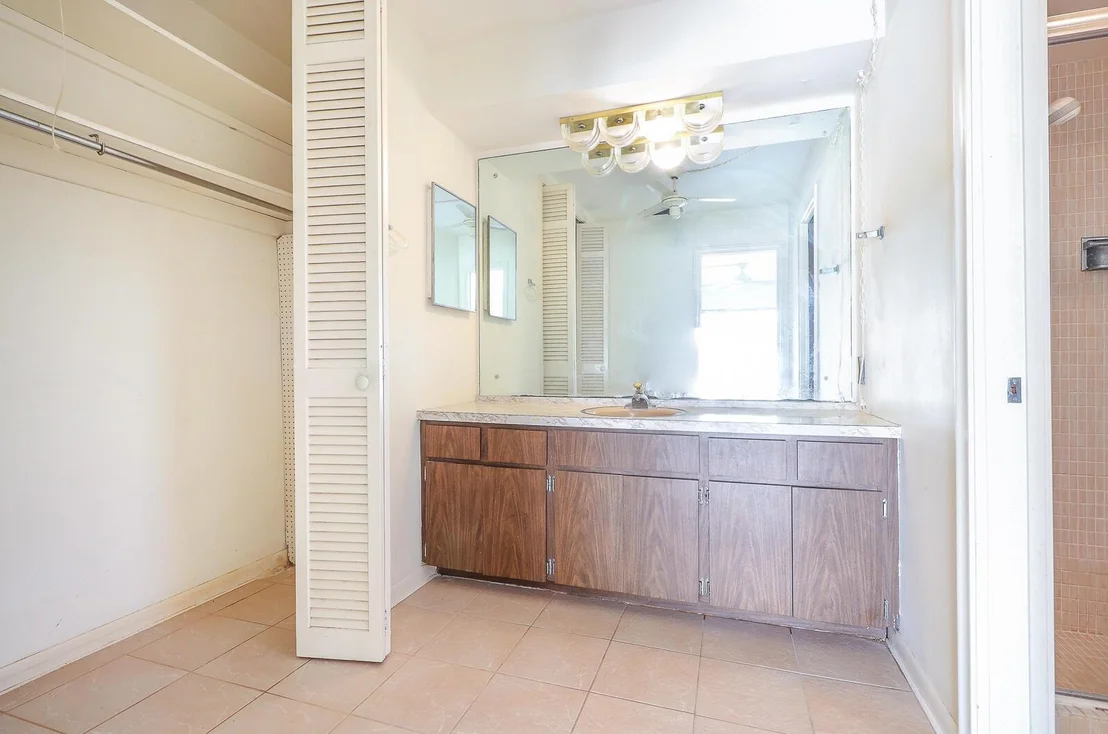 Photo of 1100 Morse Boulevard