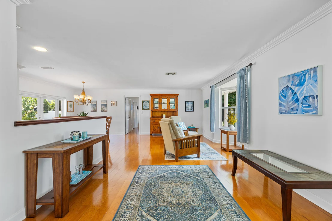 Photo of 925 Cypress Drive
