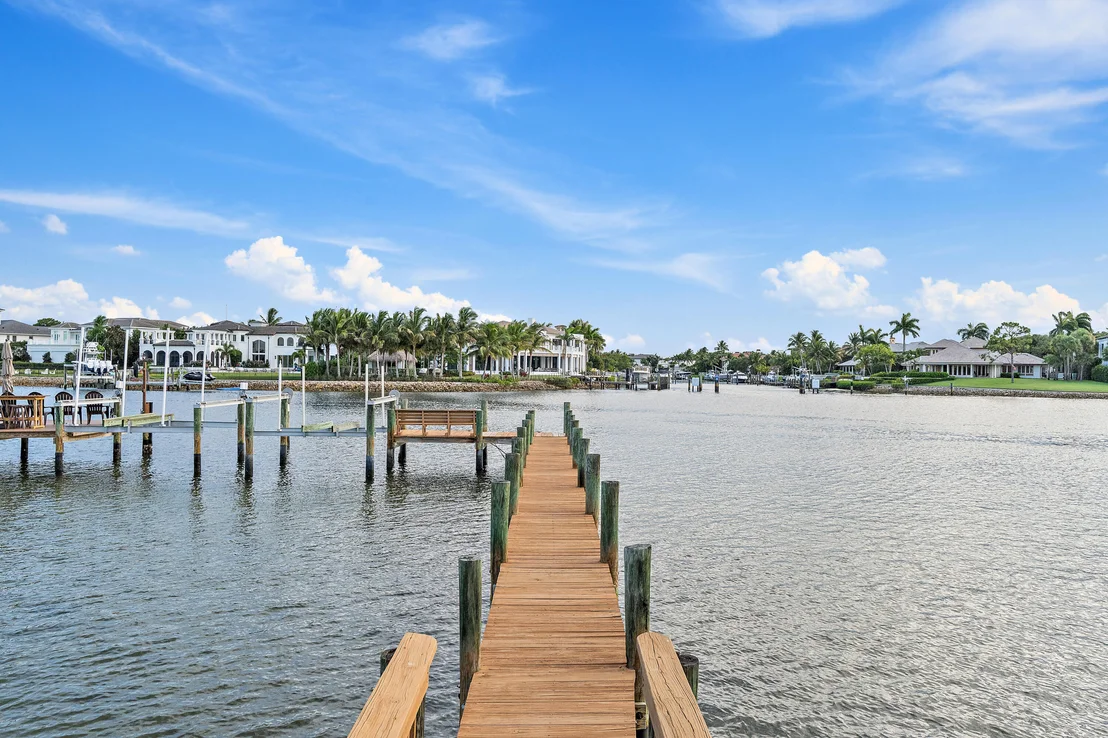 Photo of 348 River Edge Road