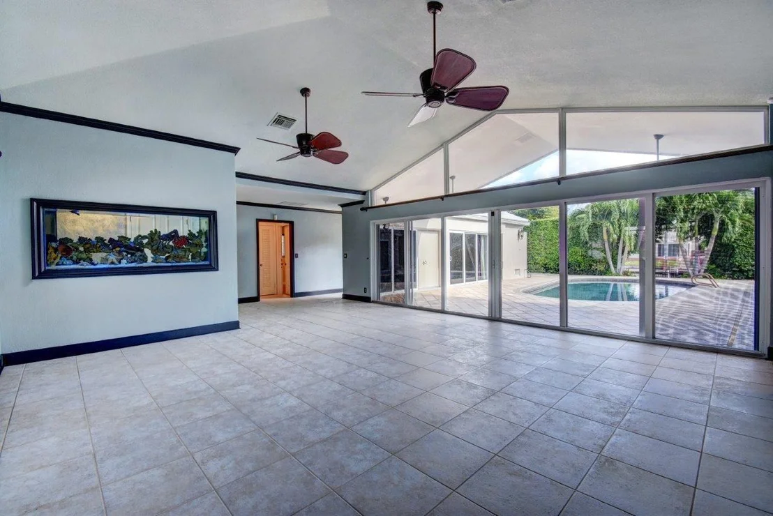 Photo of 998 Cypress Way