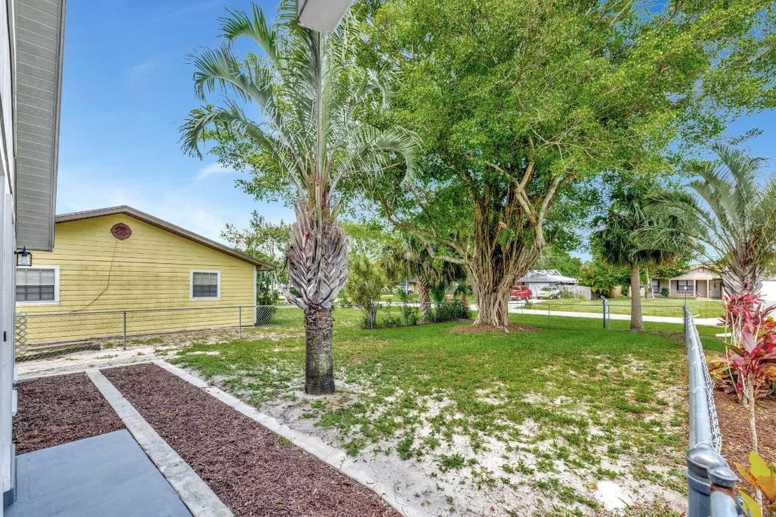 Photo of 5404 Sunset Boulevard