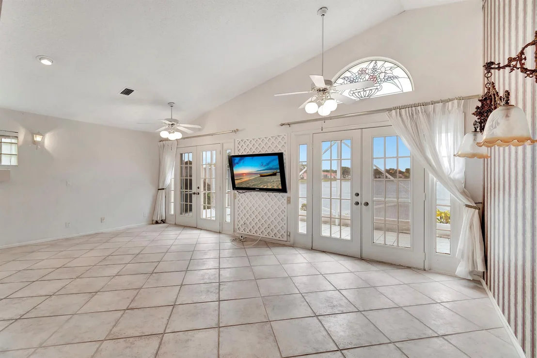 Photo of 7867 Waterfall Terrace