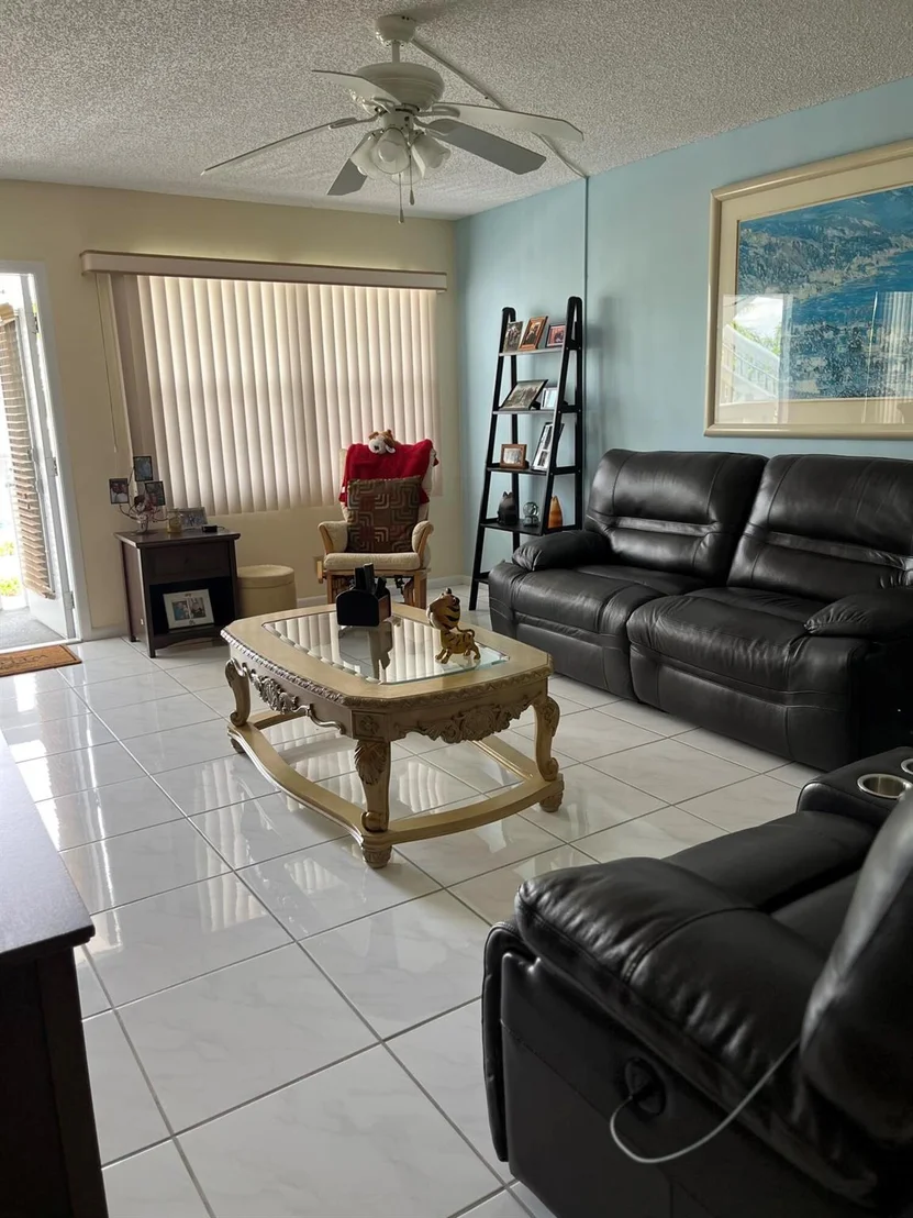 Photo of 3071 Exeter D