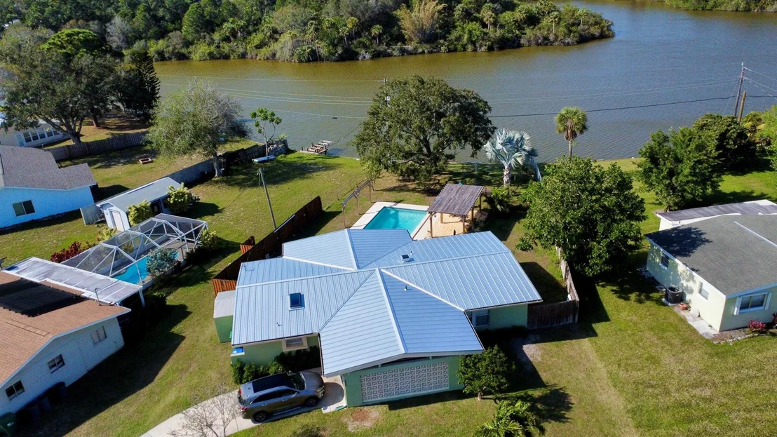Photo of 886 Schumann Drive