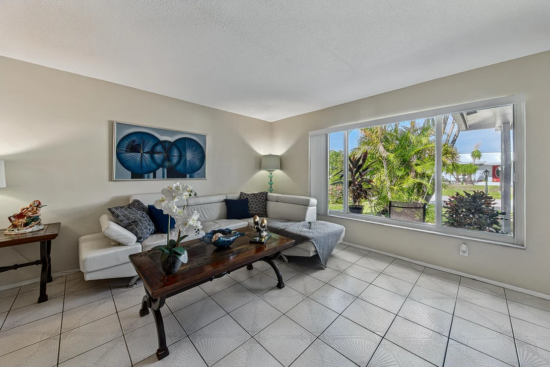 Photo of 2930 NW 1st Drive