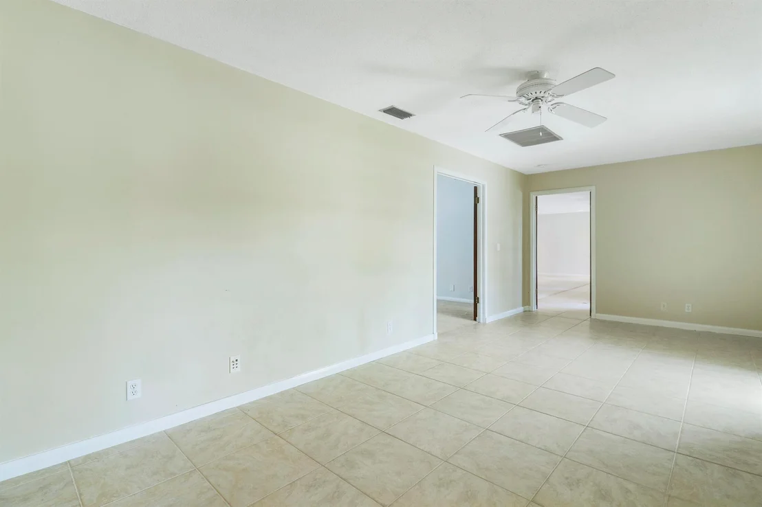 Photo of 316 River Drive