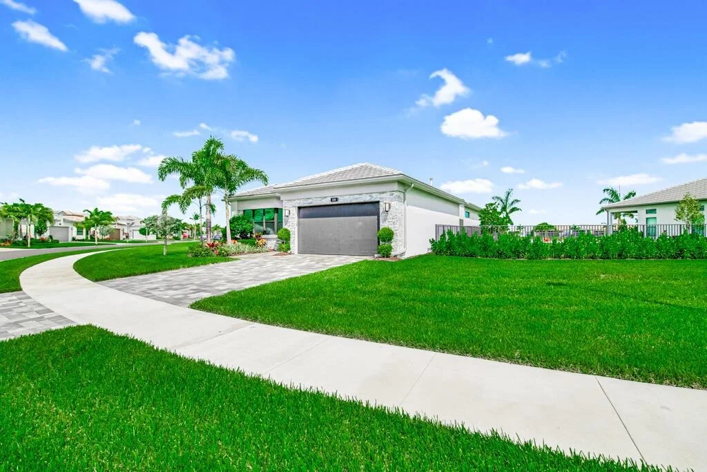 Photo of 9290 Mountain Pine Grove