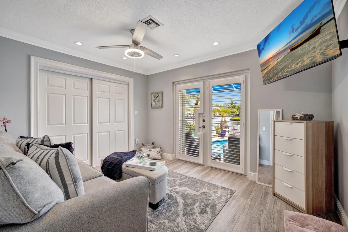 Photo of 330 SE 16th Avenue