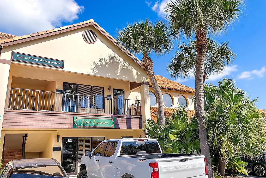 Photo of Unit E208 at 725 N Highway A1a