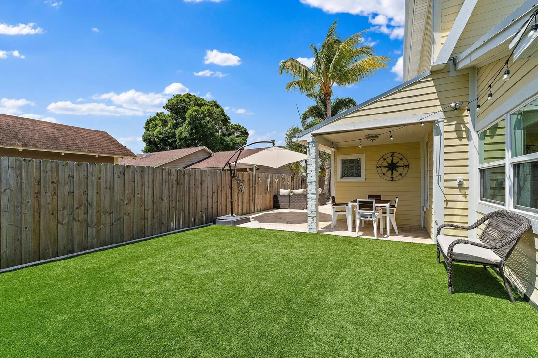 Photo of 715 Warren Drive