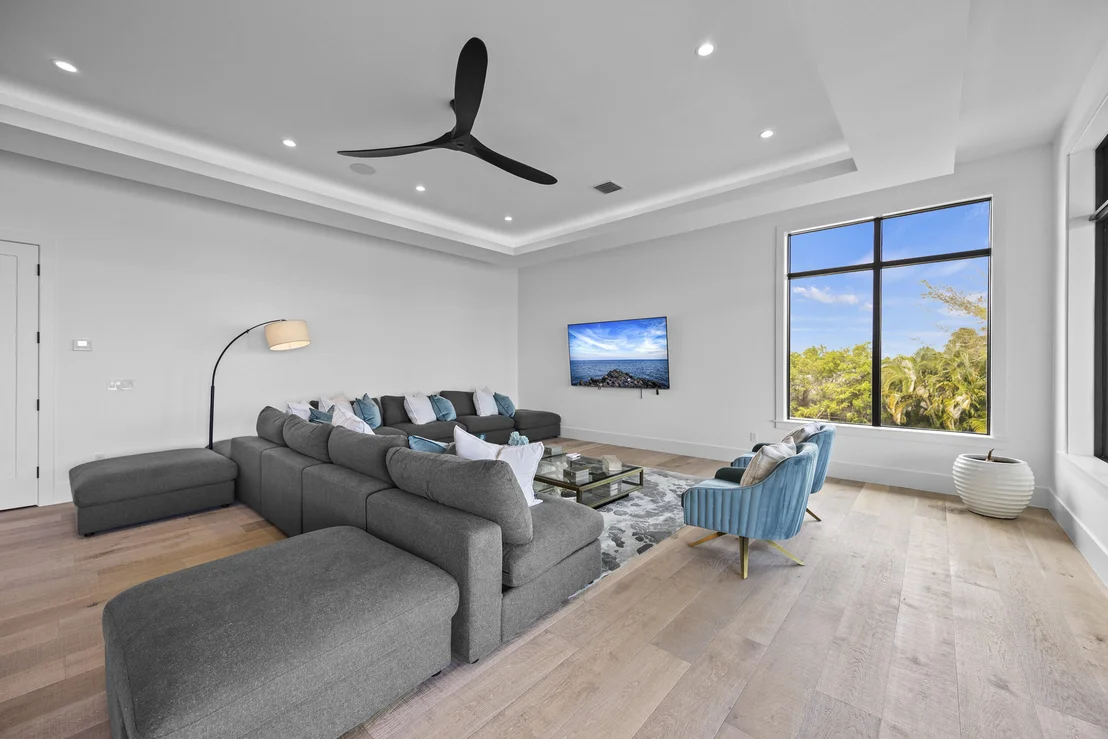 Photo of 736 Lagoon Drive