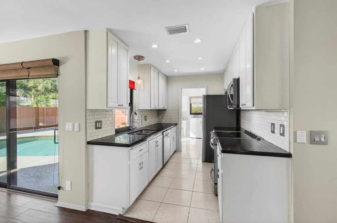 Photo of 714 Heron Drive