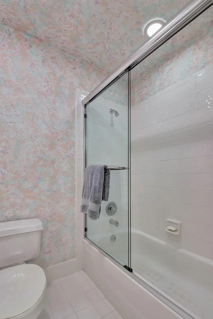 Photo of 7559 Charing Cross Lane