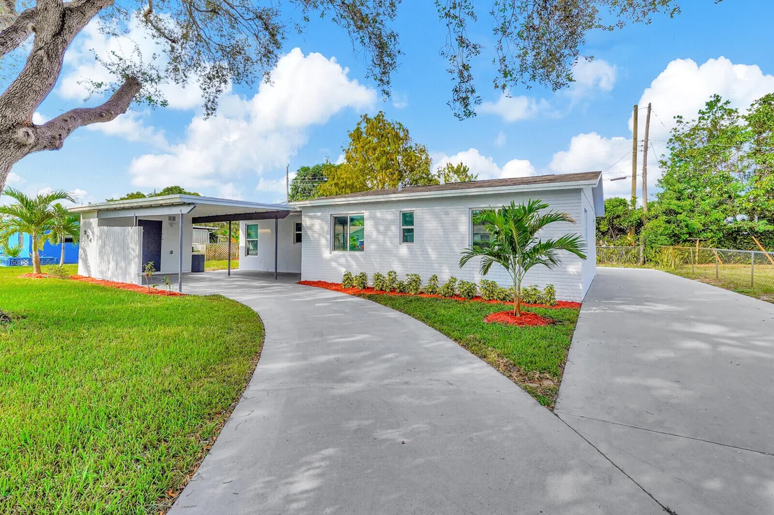 Photo of 904 Lighthouse Drive