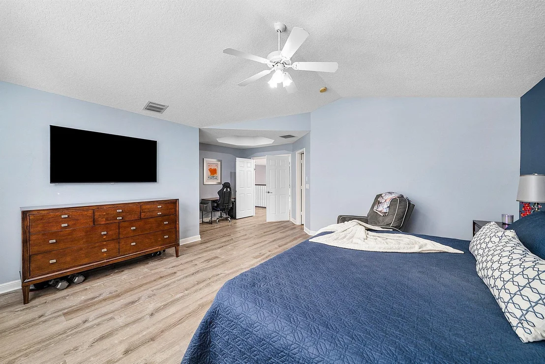Photo of 1624 W Classical Boulevard