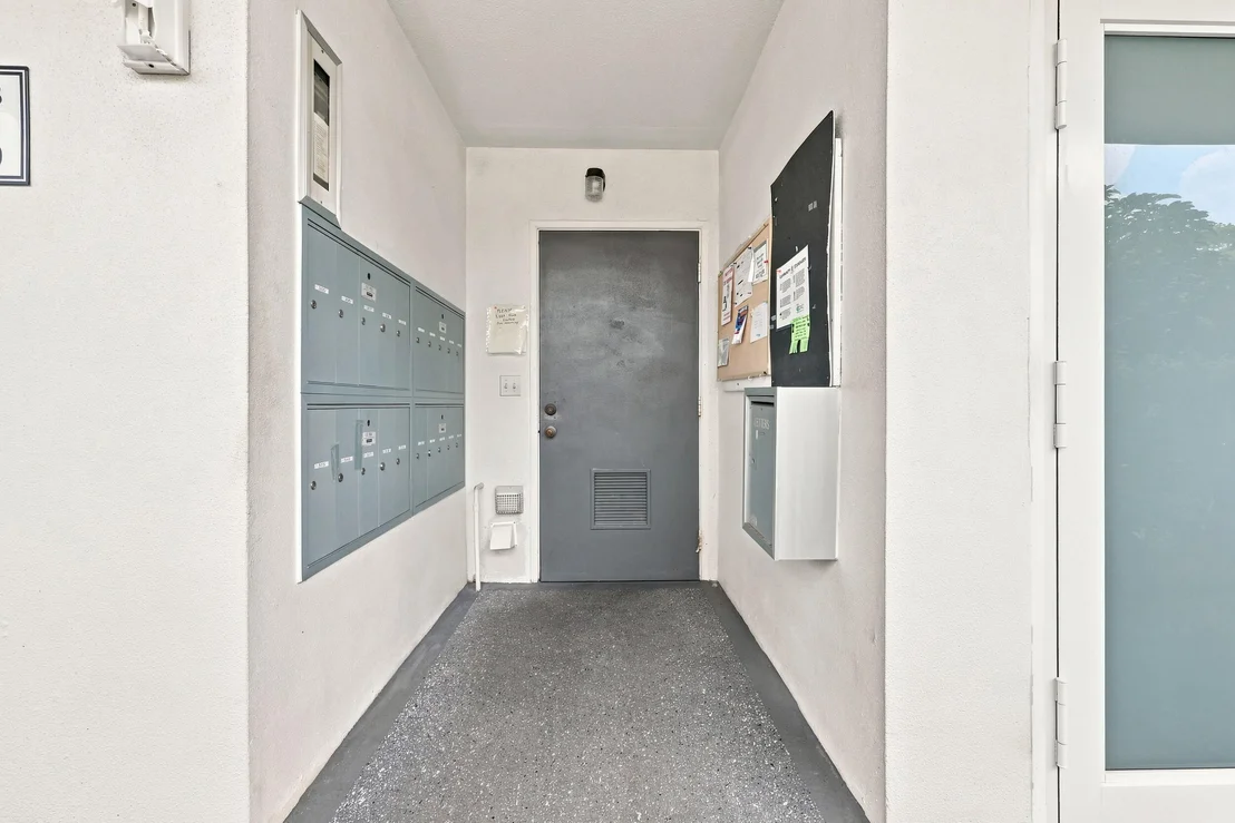 Photo of Unit 310 at 310 OAKRIDGE R Court