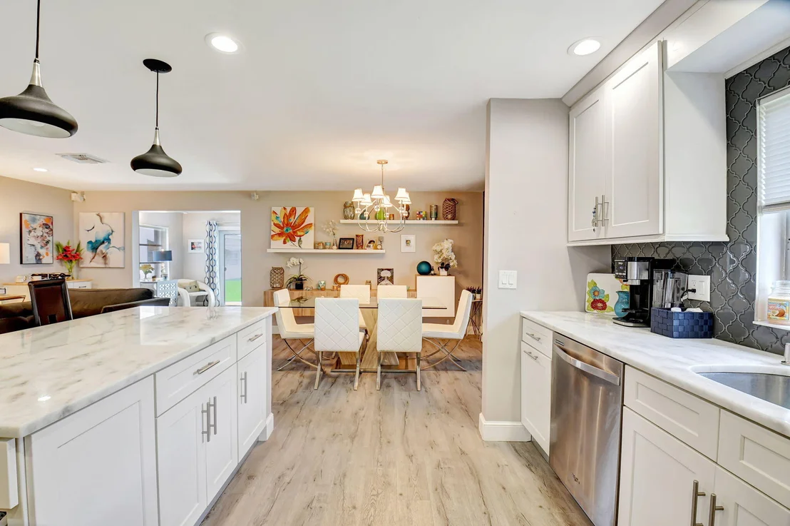 Photo of 6122 Overland Place