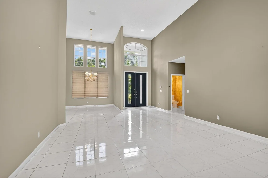 Photo of 7686 La Corniche Circle