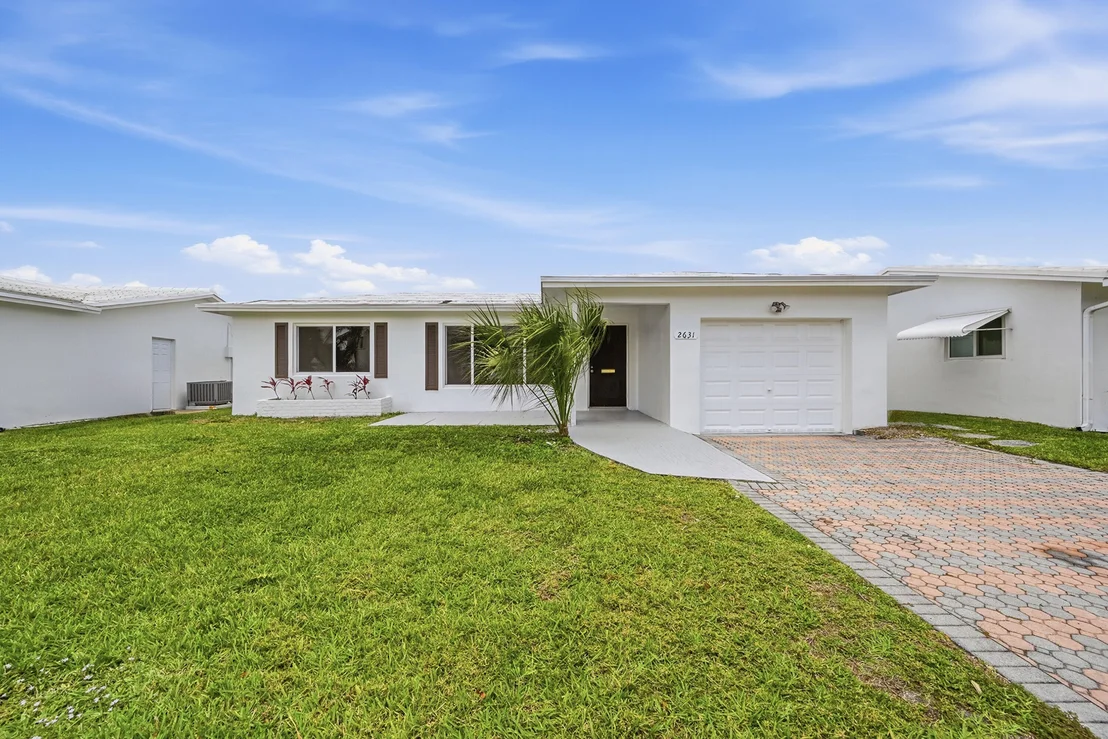 Photo of 2631 W Golf Boulevard