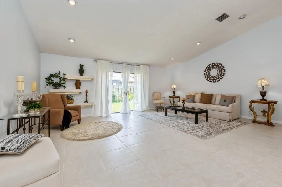 Photo of 2490 Riviera Drive