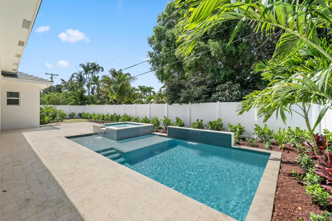 Photo of 737 Nighthawk Way