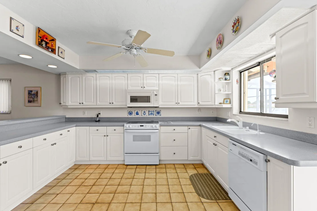 Photo of 2330 SW 23rd Cranbrook Drive