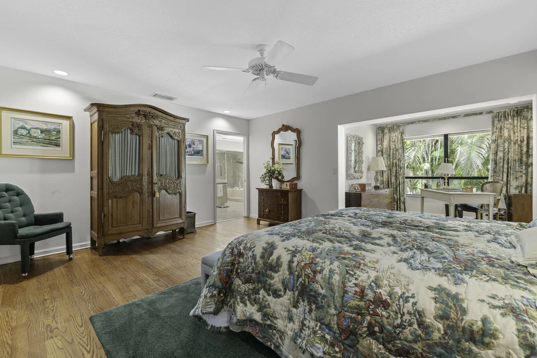 Photo of 2812 Embassy Drive