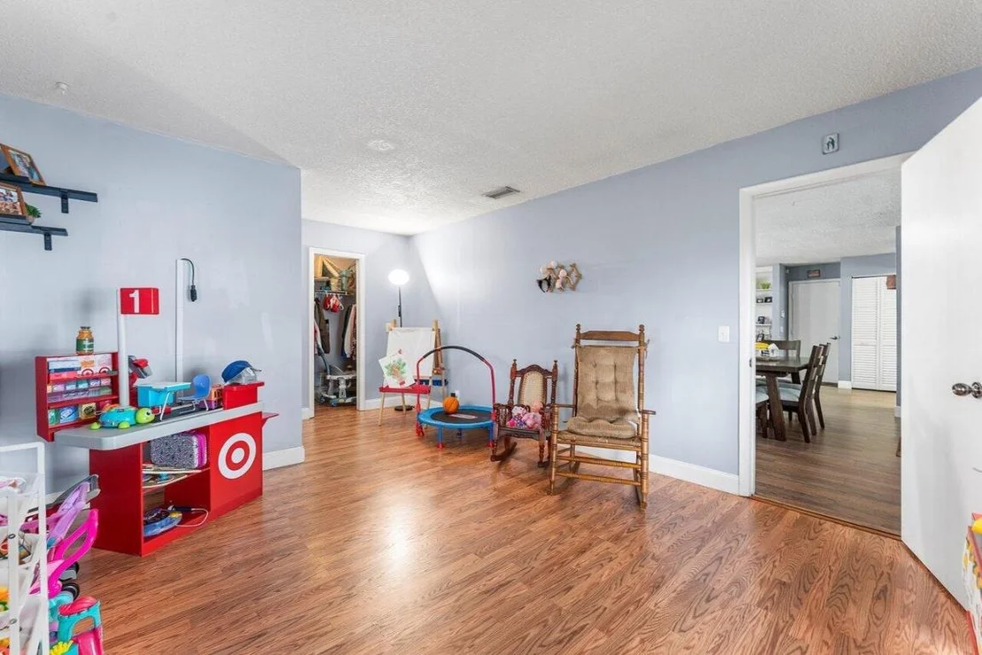 Photo of 5455 Pine Tree Drive