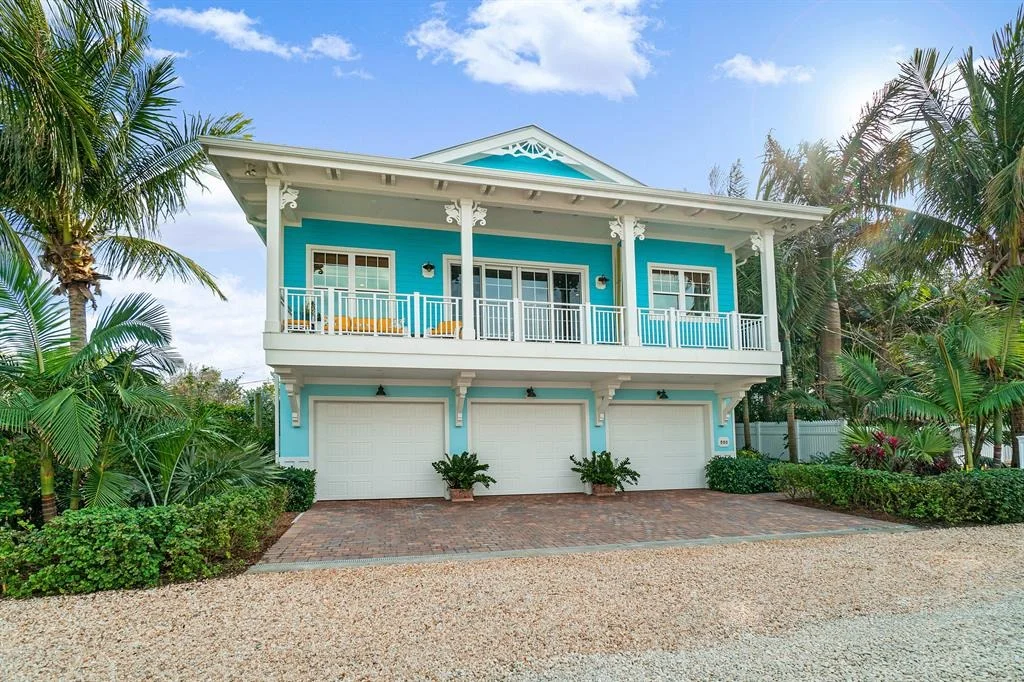 Photo of 550 Saturn Lane