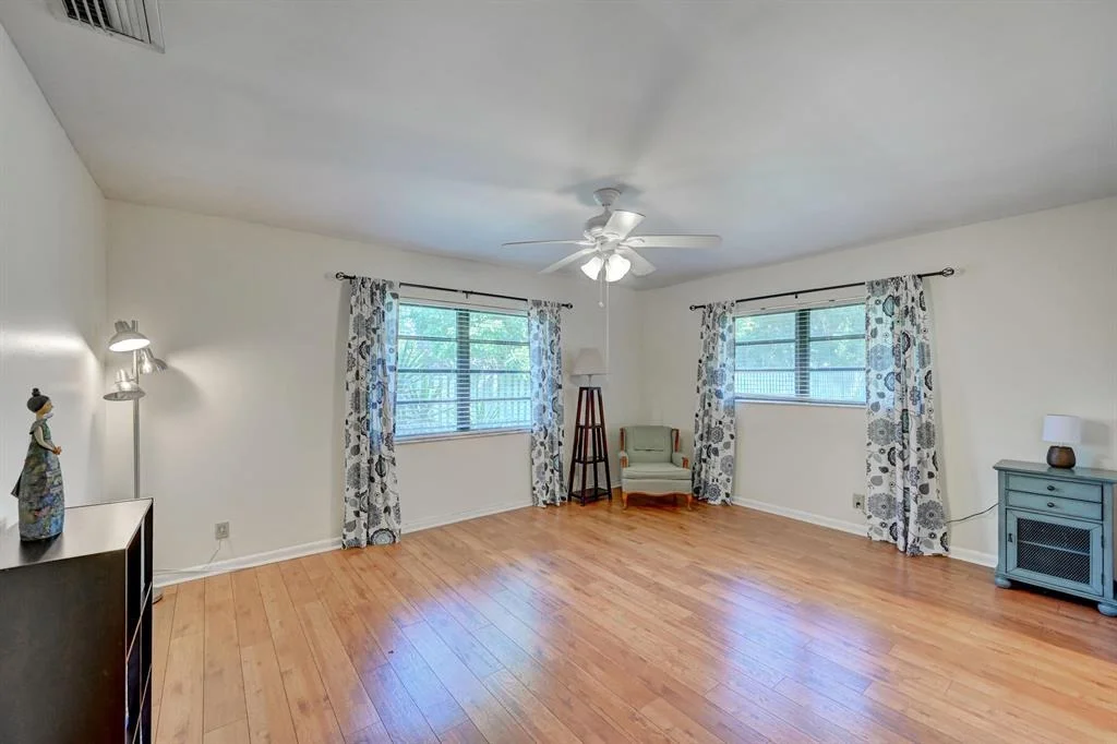 Photo of 333 Knob Hill Boulevard