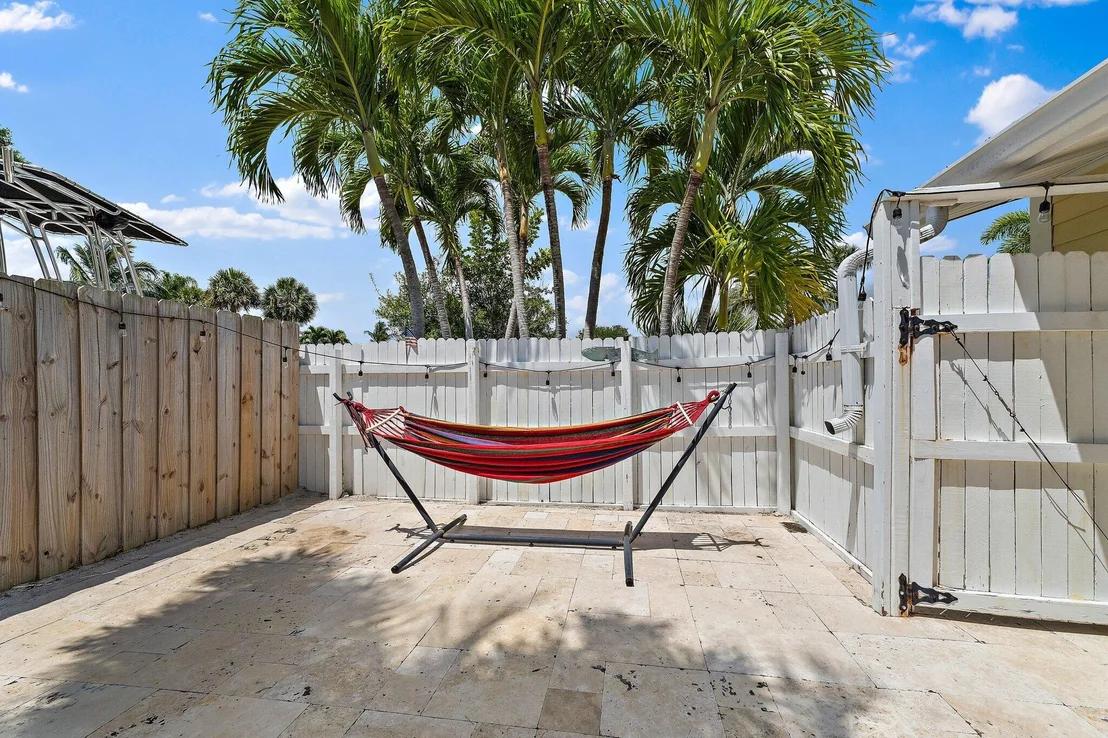 Photo of 715 Warren Drive