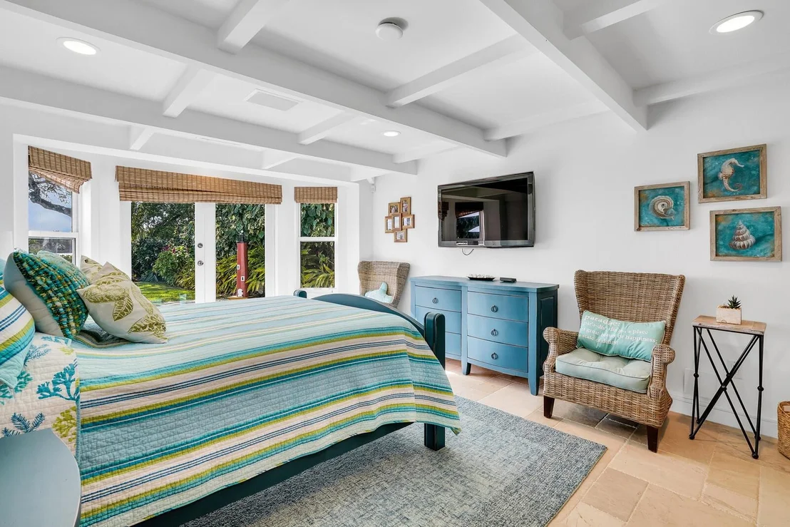 Photo of 5438 Pennock Point Road