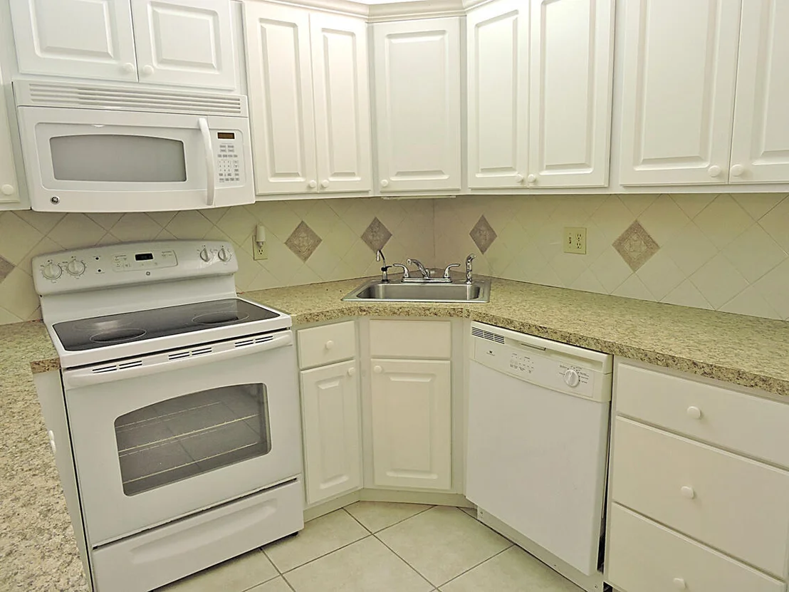 Photo of Unit D1 at 341 Pine Ridge Circle