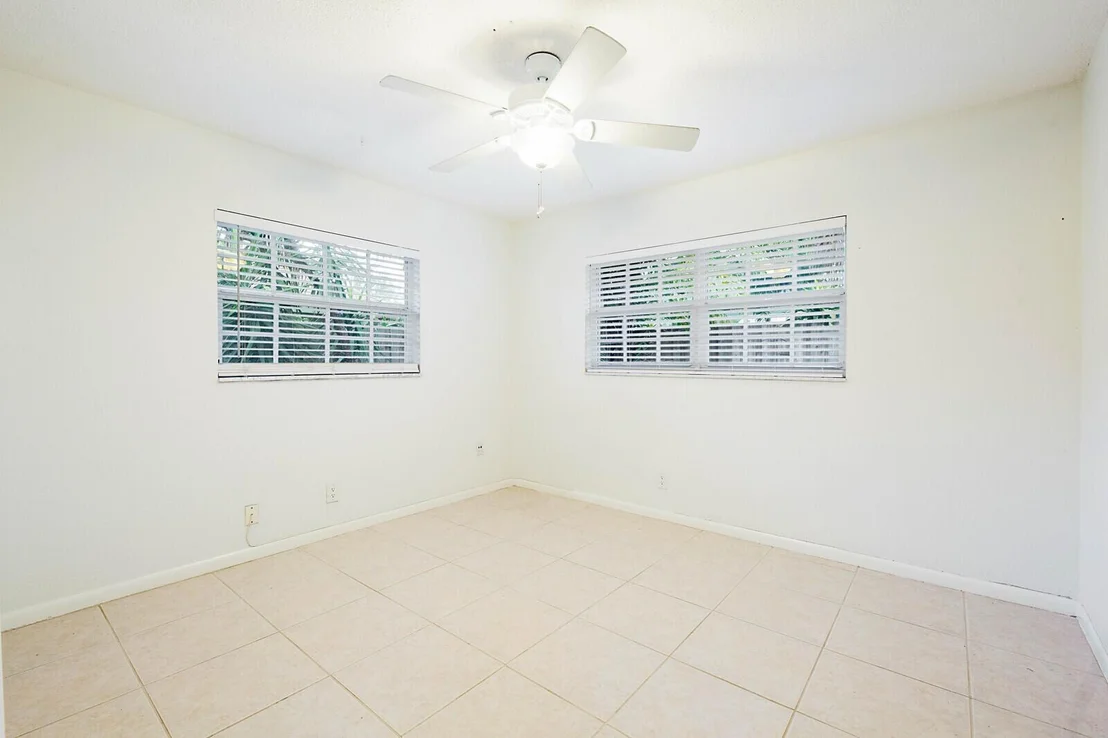 Photo of 643 Lindell Boulevard
