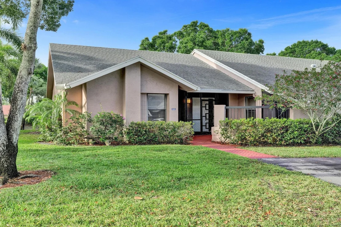 Photo of 10976 Lake Front Place