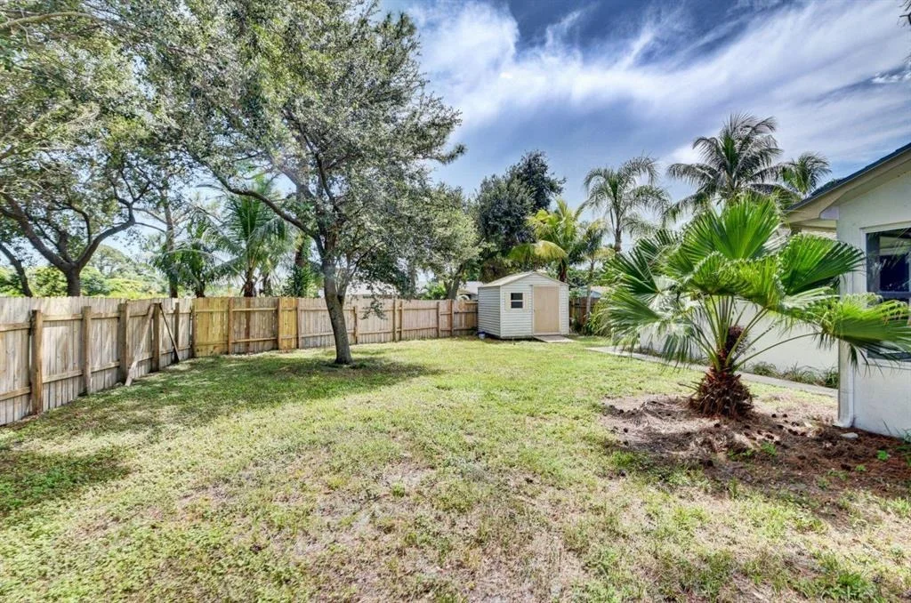 Photo of 15385 Monroe Road