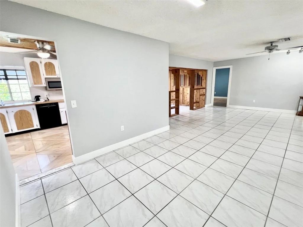 Photo of 10571 Sunset Strip