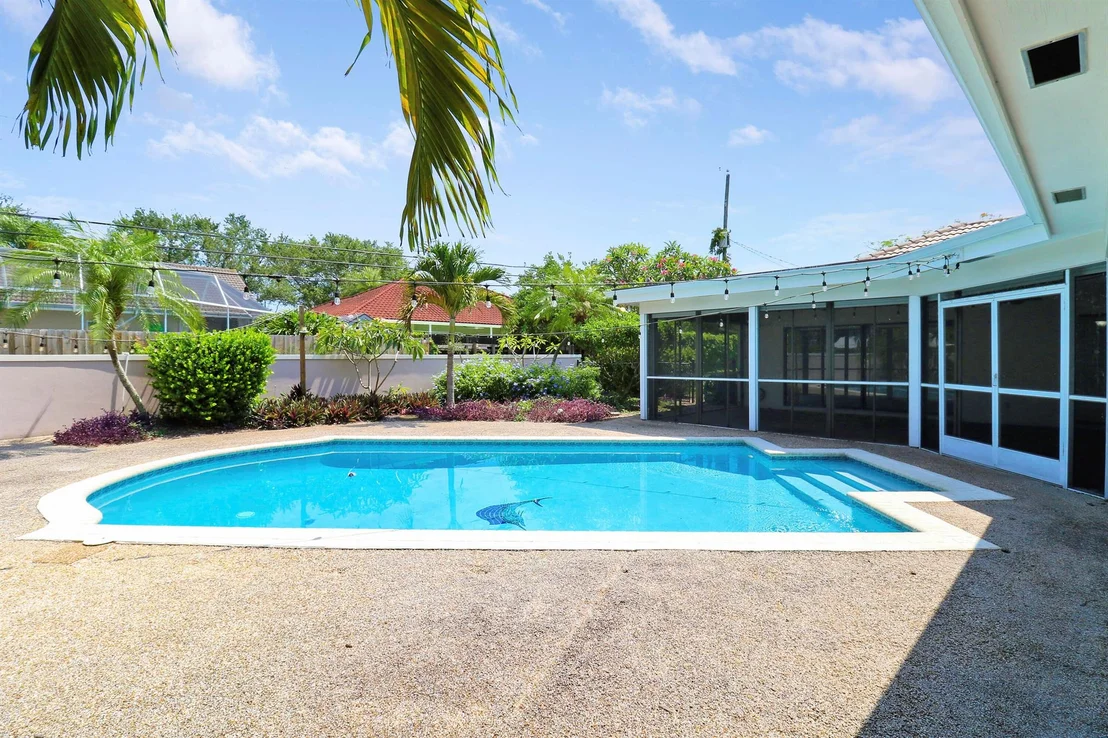 Photo of 316 River Drive