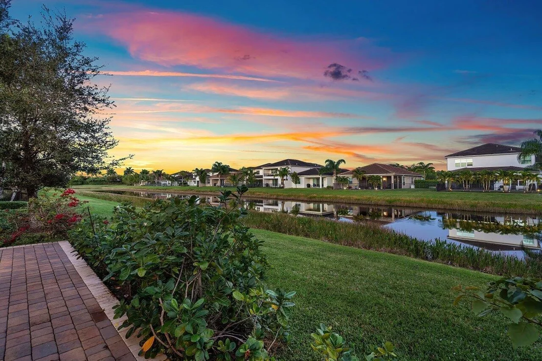 Photo of 15434 Blue River Road