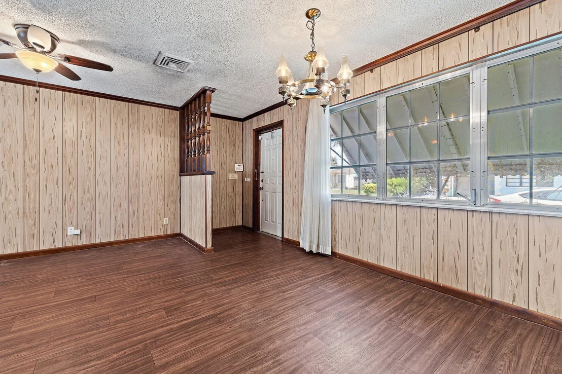 Photo of 1866 Len Drive