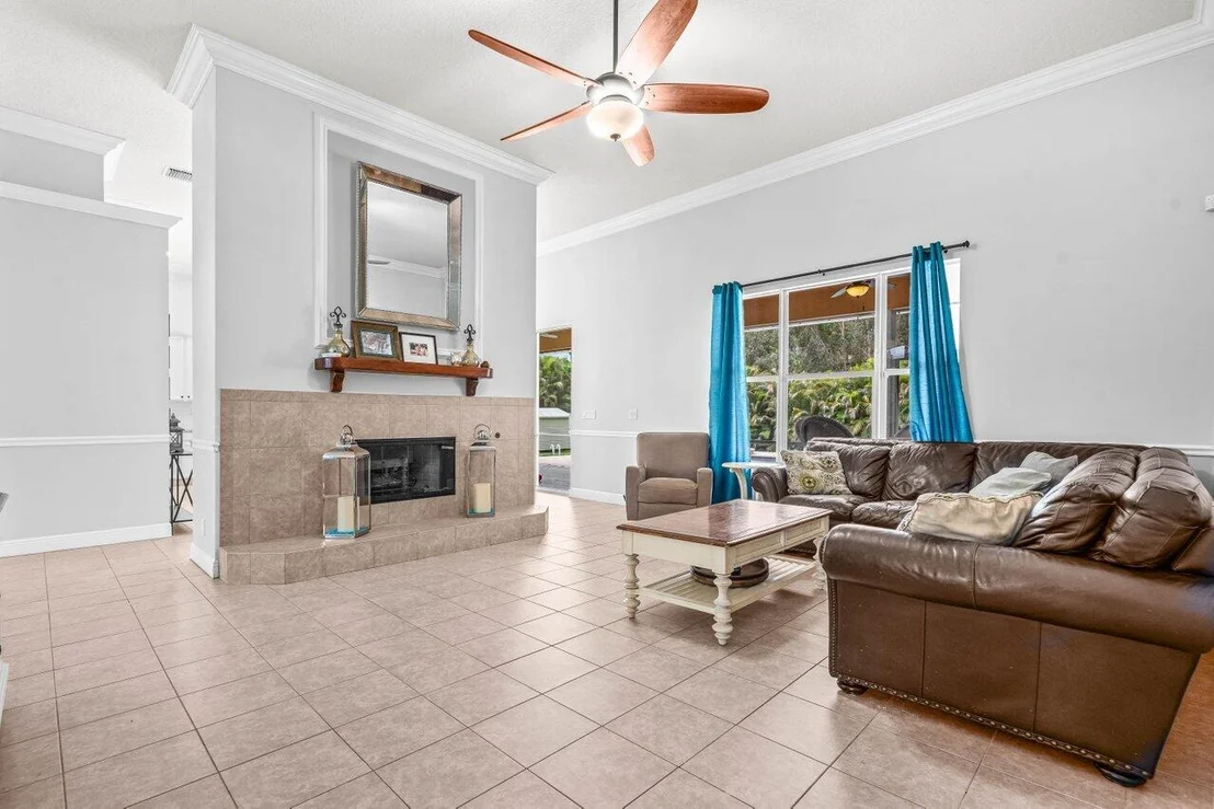Photo of 18301 Hamlin Boulevard