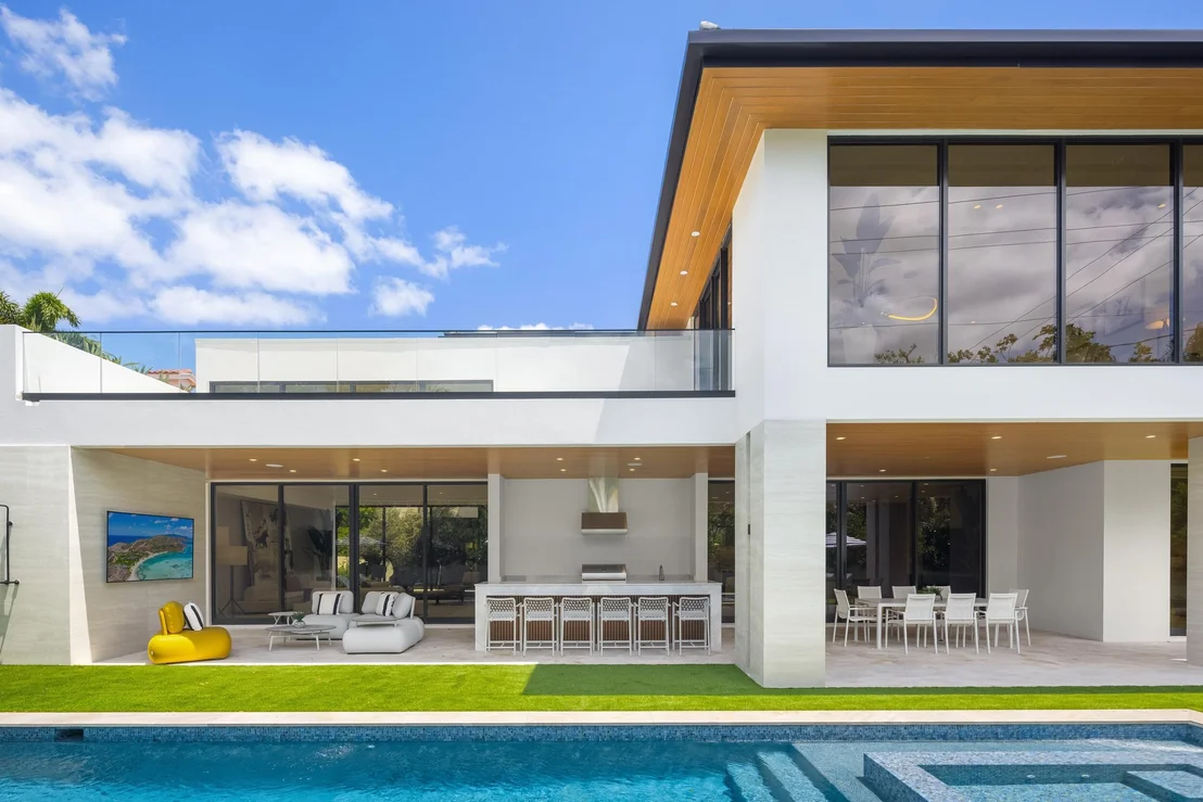 Photo of 1351 Cocoanut Road