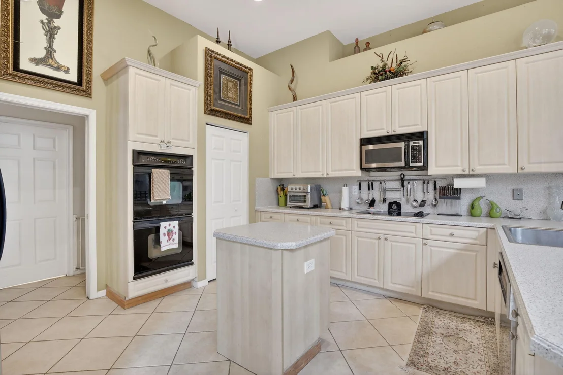 Photo of 8106 N Savannah Circle