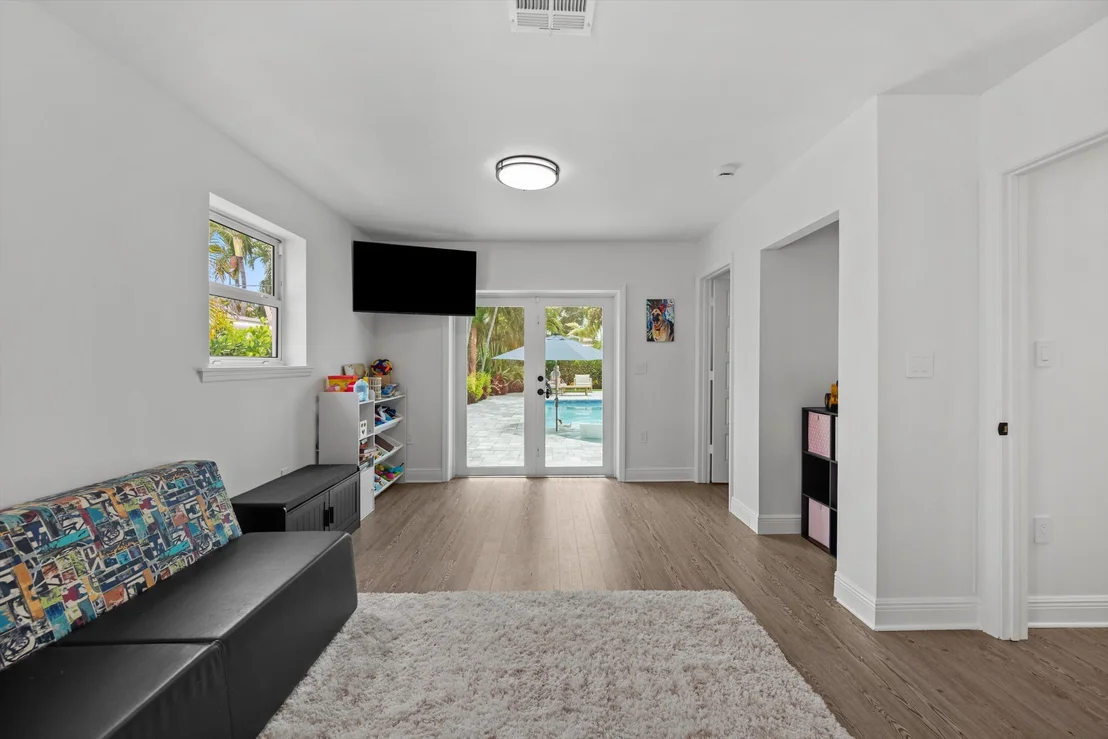 Photo of 765 Lagoon Drive