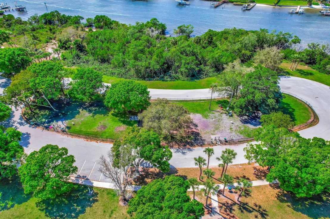 Photo of 310 Leeward Drive